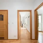 Daire Metro Stoklosy Homely By Bookinghost *
