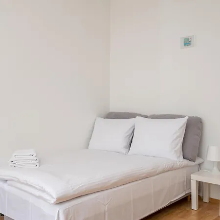 Daire Metro Stoklosy Homely By Bookinghost