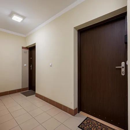 Metro Stoklosy Homely By Bookinghost Apartamento *