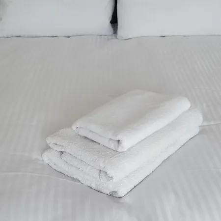 Metro Stoklosy Homely By Bookinghost *