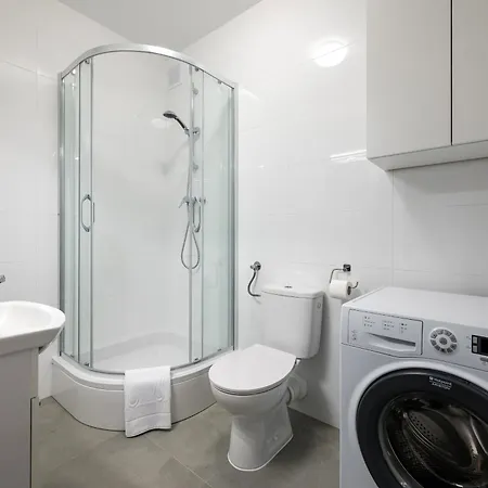 Metro Stoklosy Homely By Bookinghost