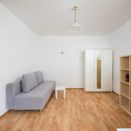 Apartamento Metro Stoklosy Homely By Bookinghost
