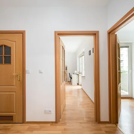 Apartment Metro Stoklosy Homely By Bookinghost *