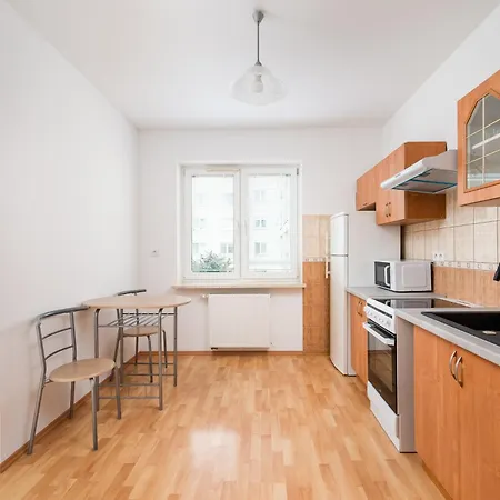 Metro Stoklosy Homely By Bookinghost Appartement Varsovie