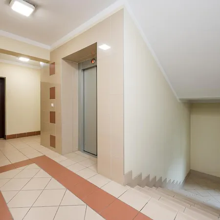 Metro Stoklosy Homely By Bookinghost Appartement